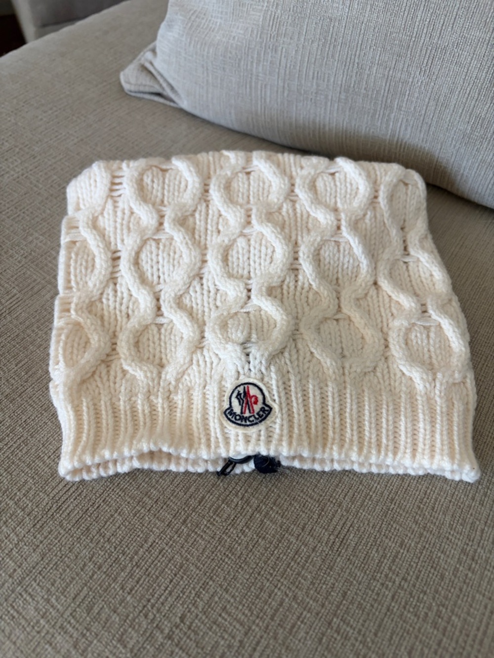 Moncler Cream Cable-Knit beanie hat